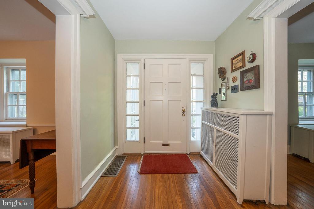512 ANTHWYN ROAD