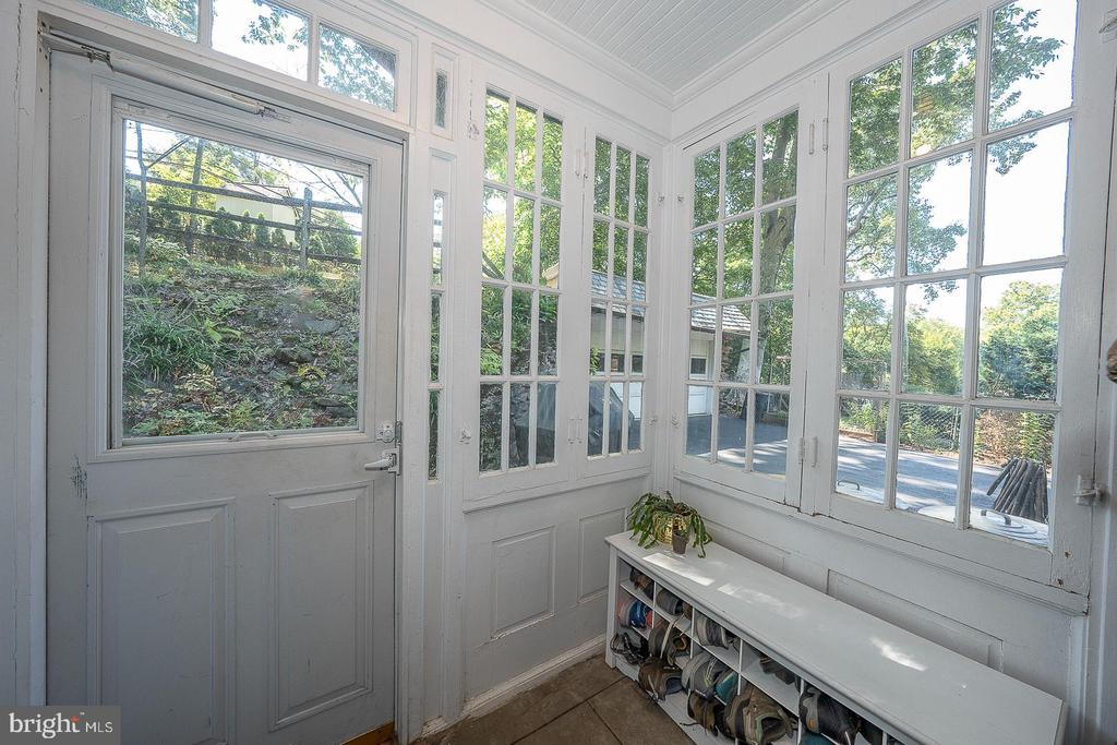 512 ANTHWYN ROAD