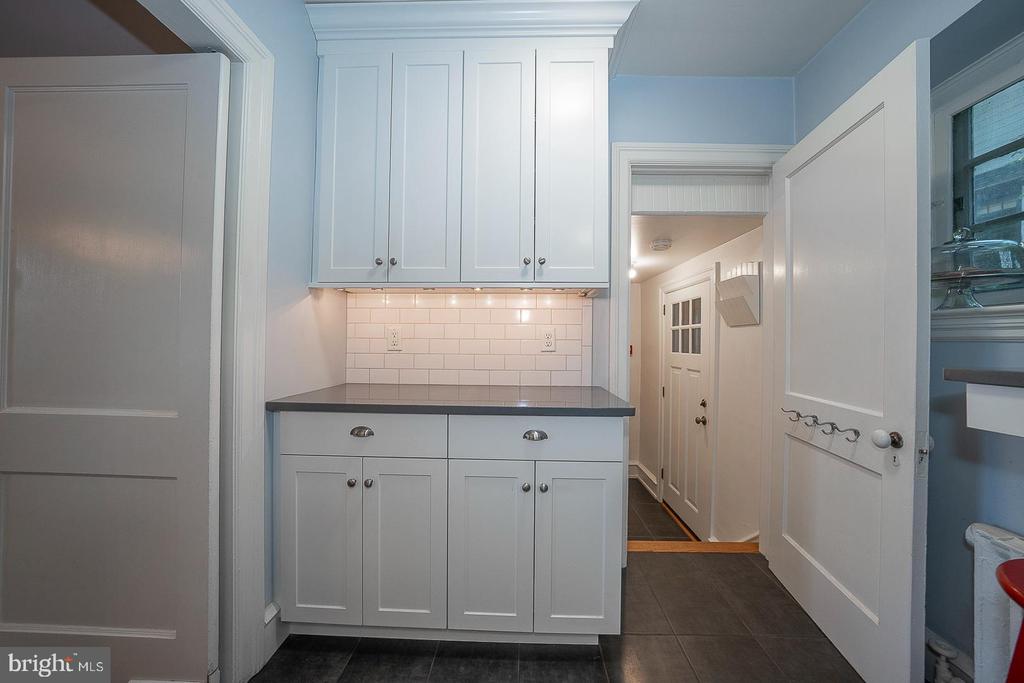 512 ANTHWYN ROAD