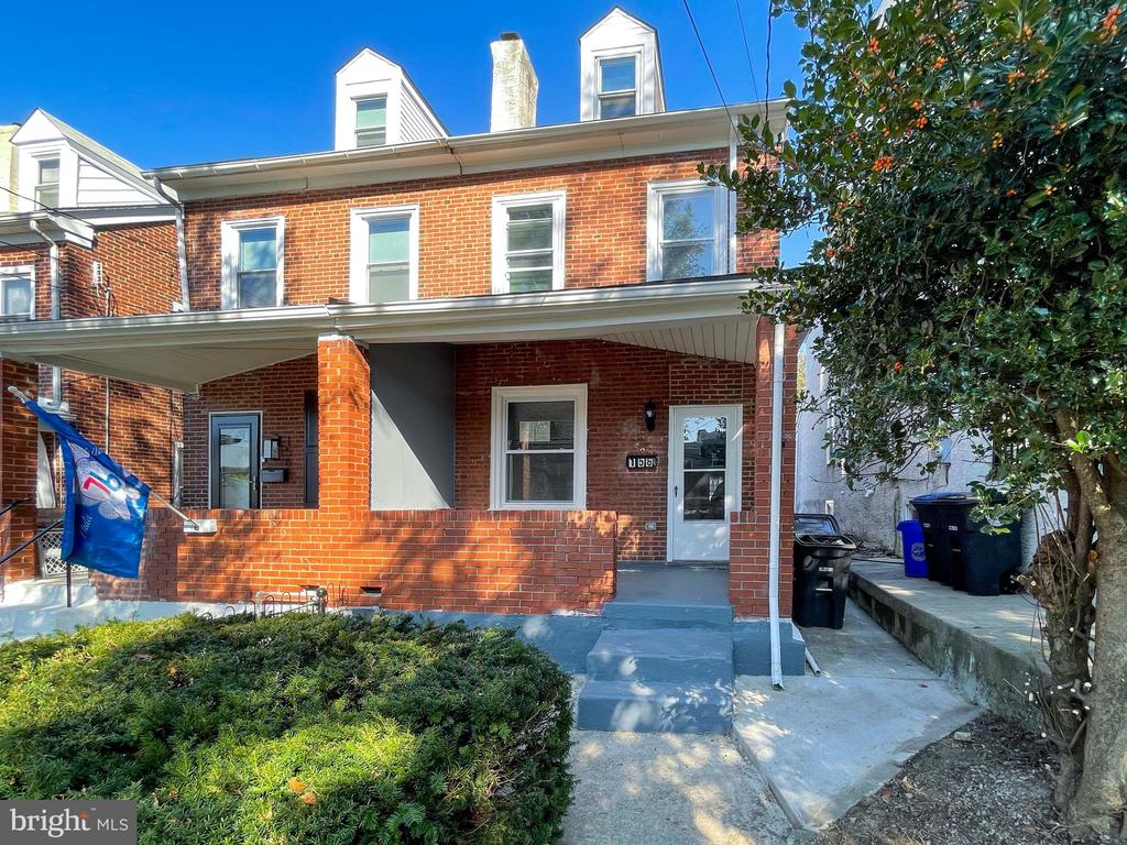 156 W 7TH AVENUE