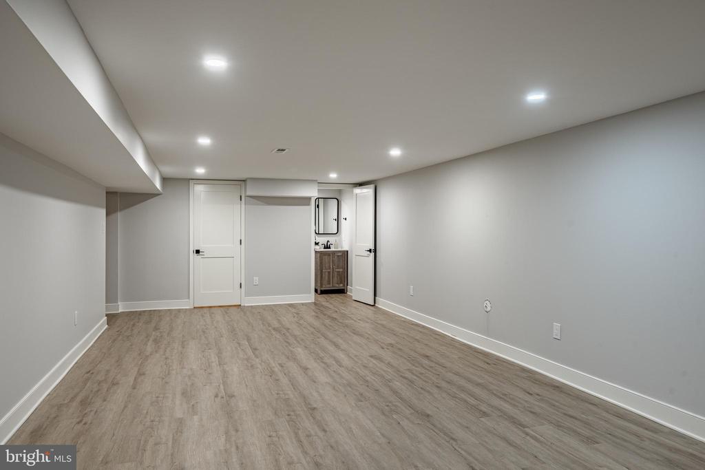 721 CONSHOHOCKEN STATE ROAD