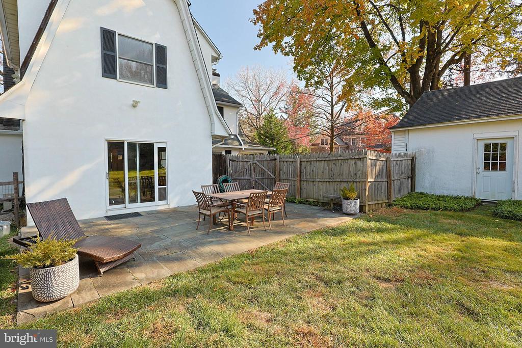 1205 GLADWYNE DRIVE