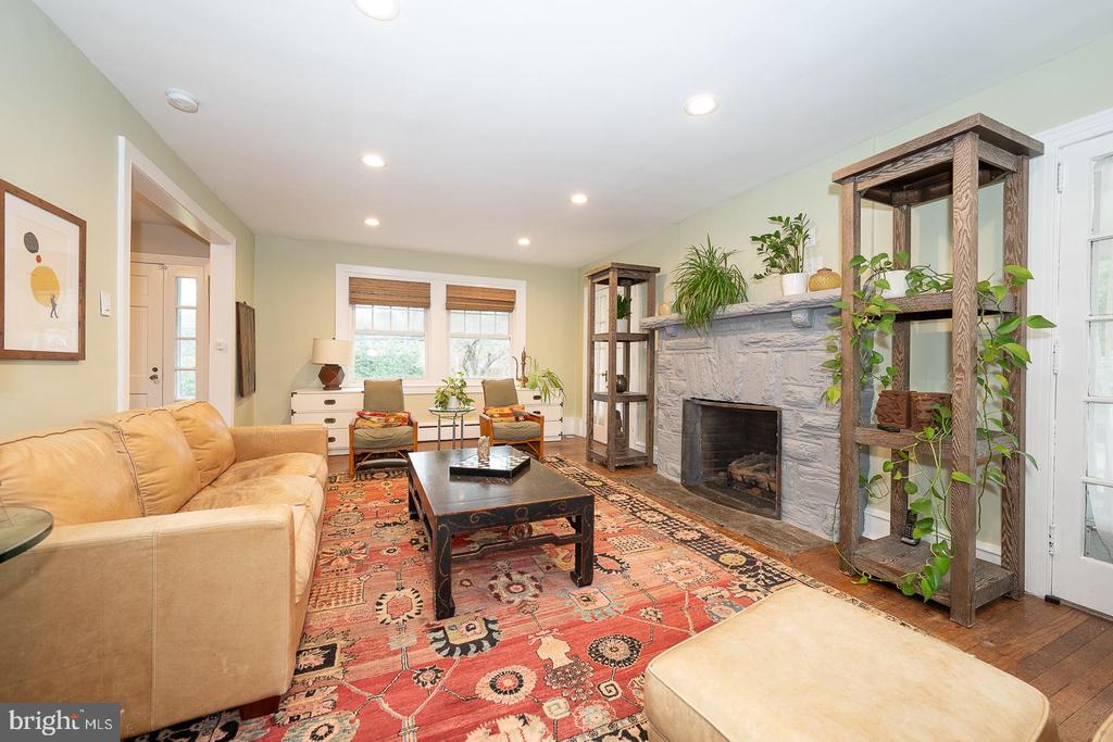 1205 GLADWYNE DRIVE