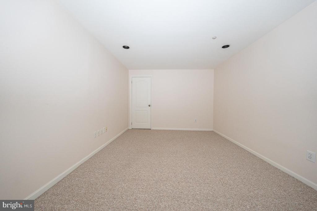 283 MILITIA DRIVE