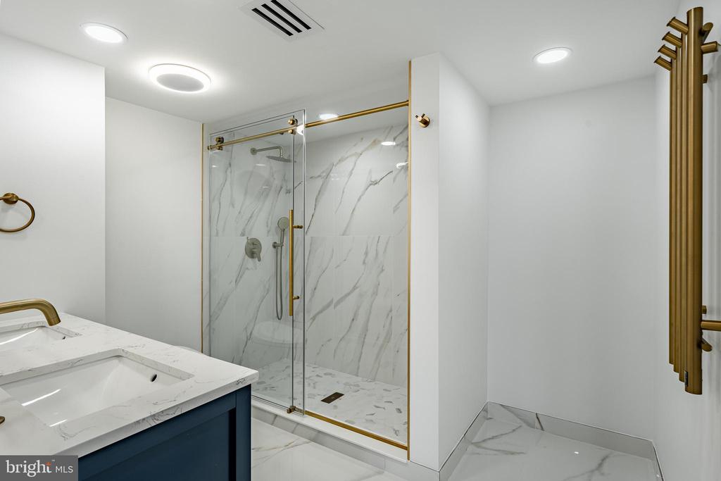 10411 VALLEY FORGE CIRCLE Unit: 411