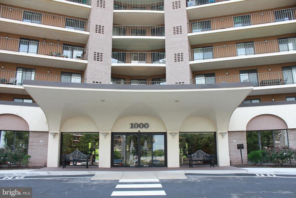 10411 VALLEY FORGE CIRCLE Unit: 411