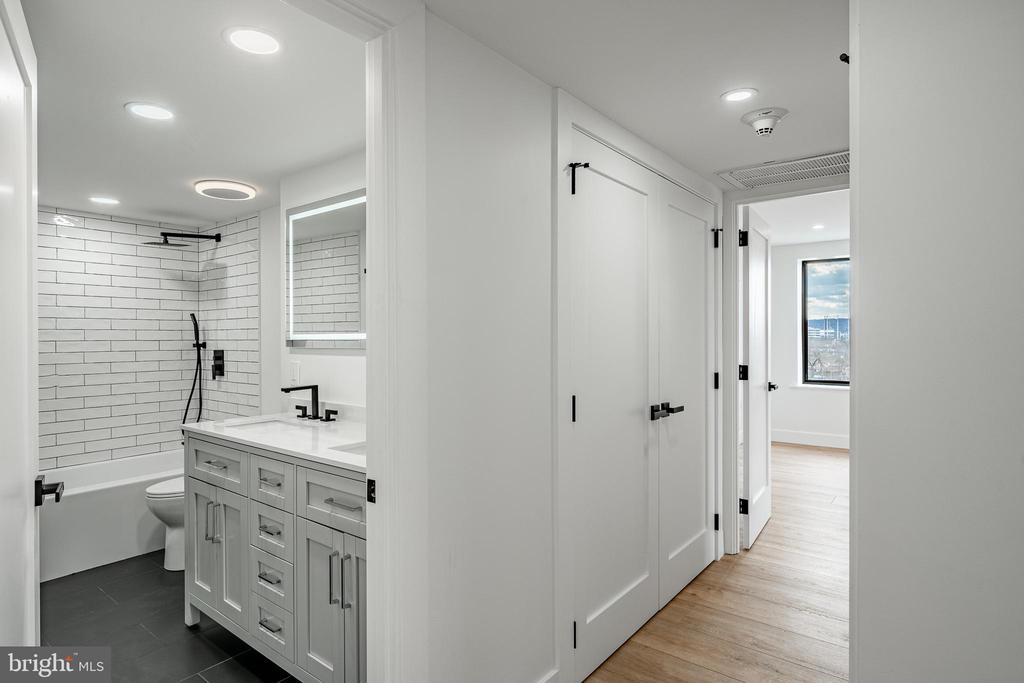10411 VALLEY FORGE CIRCLE Unit: 411