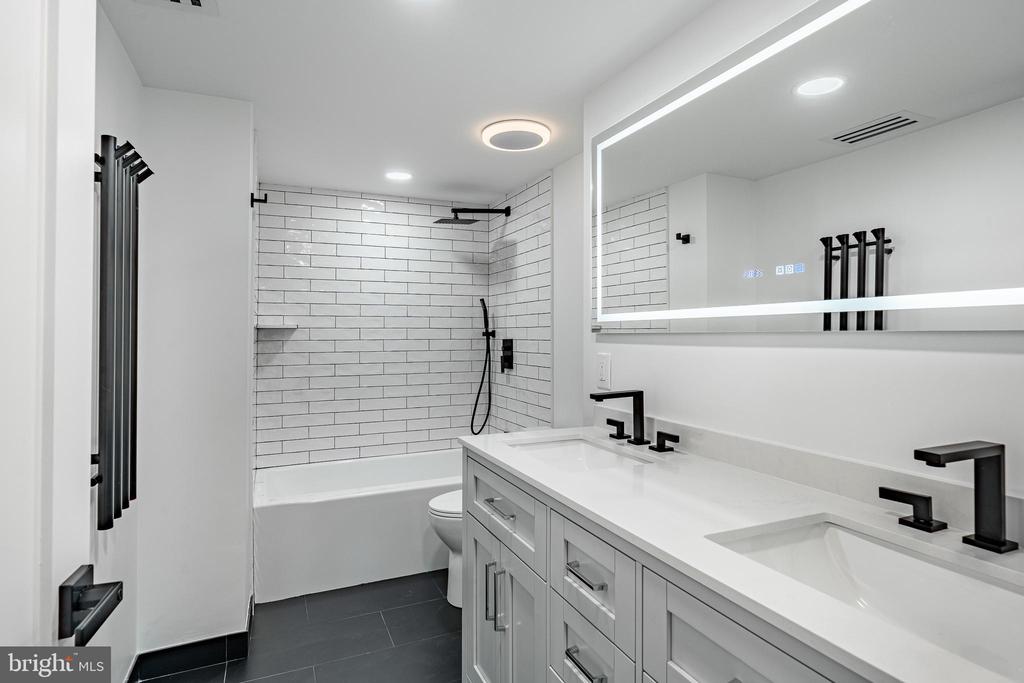 10411 VALLEY FORGE CIRCLE Unit: 411