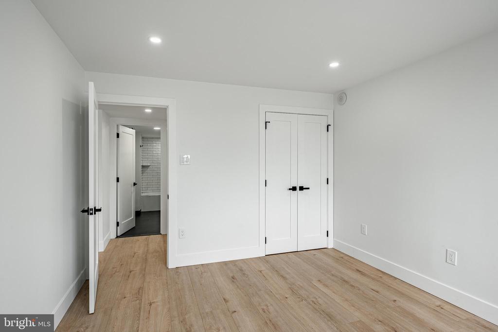 10411 VALLEY FORGE CIRCLE Unit: 411