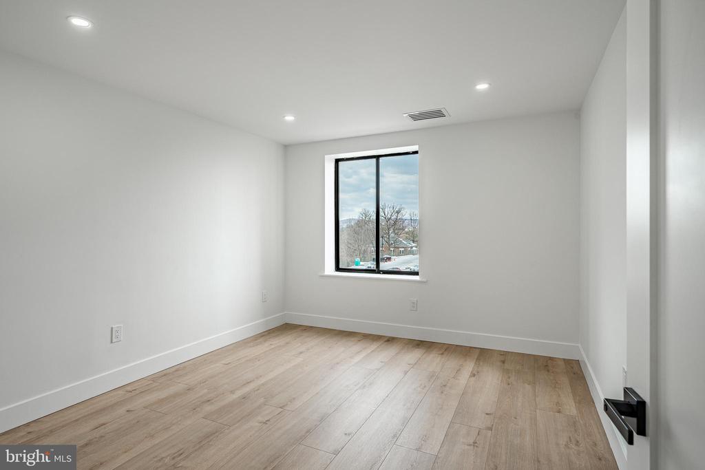 10411 VALLEY FORGE CIRCLE Unit: 411