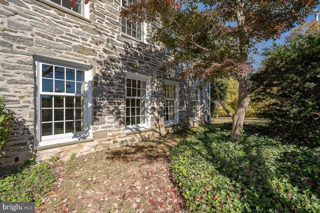 910 YOUNGS FORD ROAD