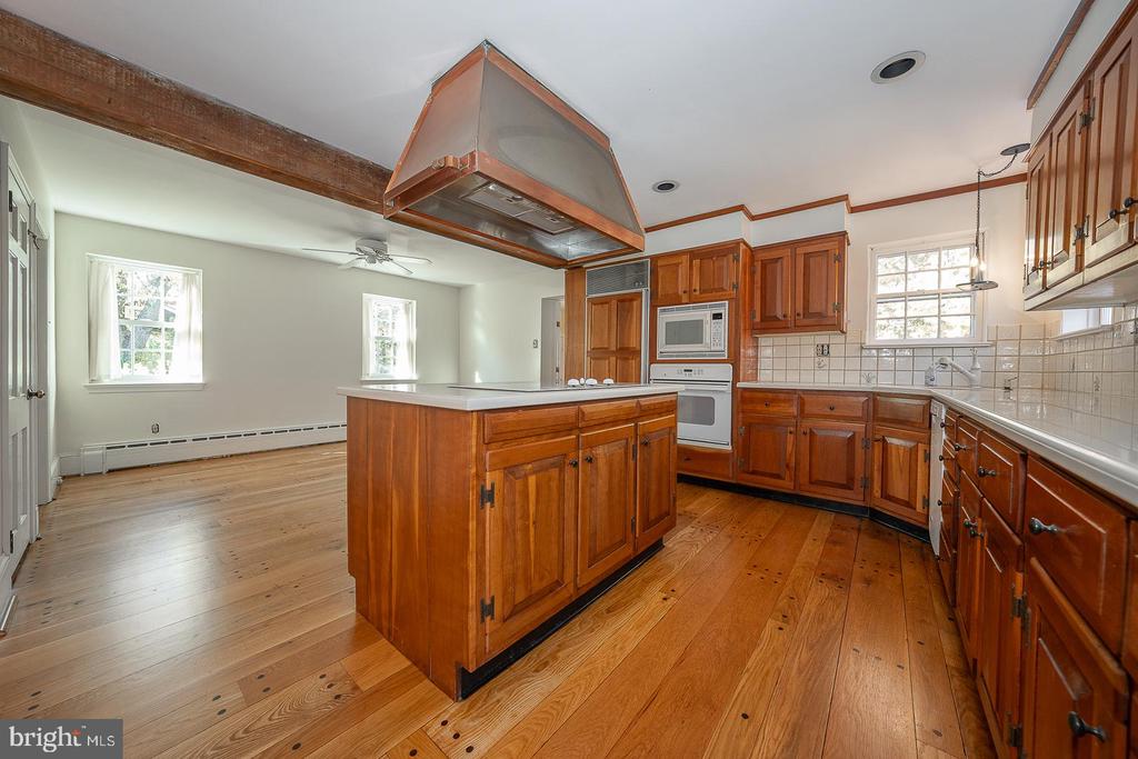 910 YOUNGS FORD ROAD