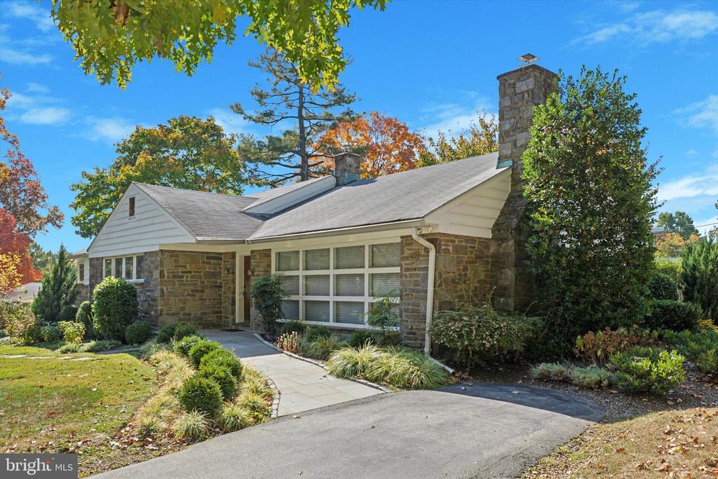 426 MERION ROAD