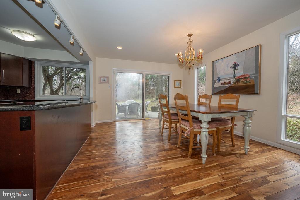 828 SUMMIT ROAD