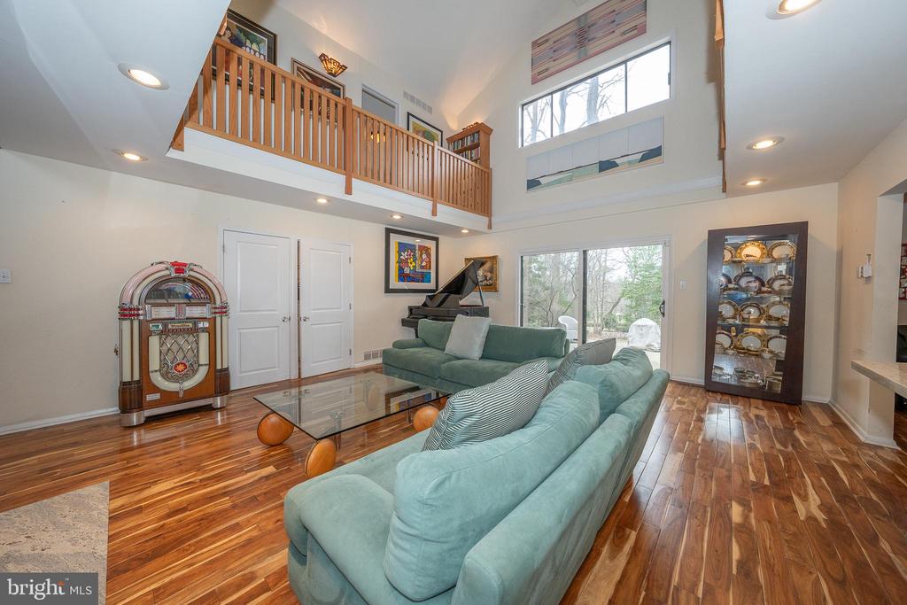 828 SUMMIT ROAD