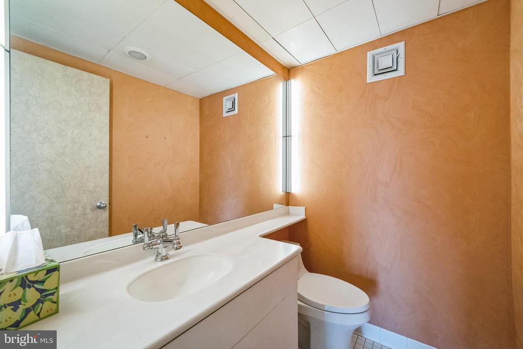 1001 CITY AVENUE Unit: E-906