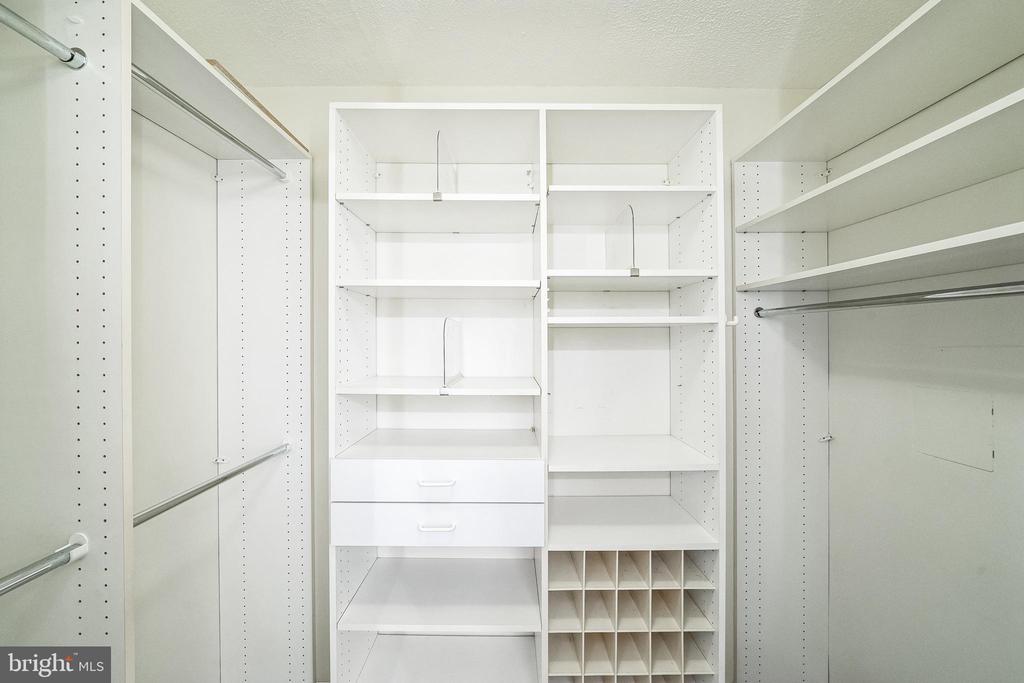 1001 CITY AVENUE Unit: E-906