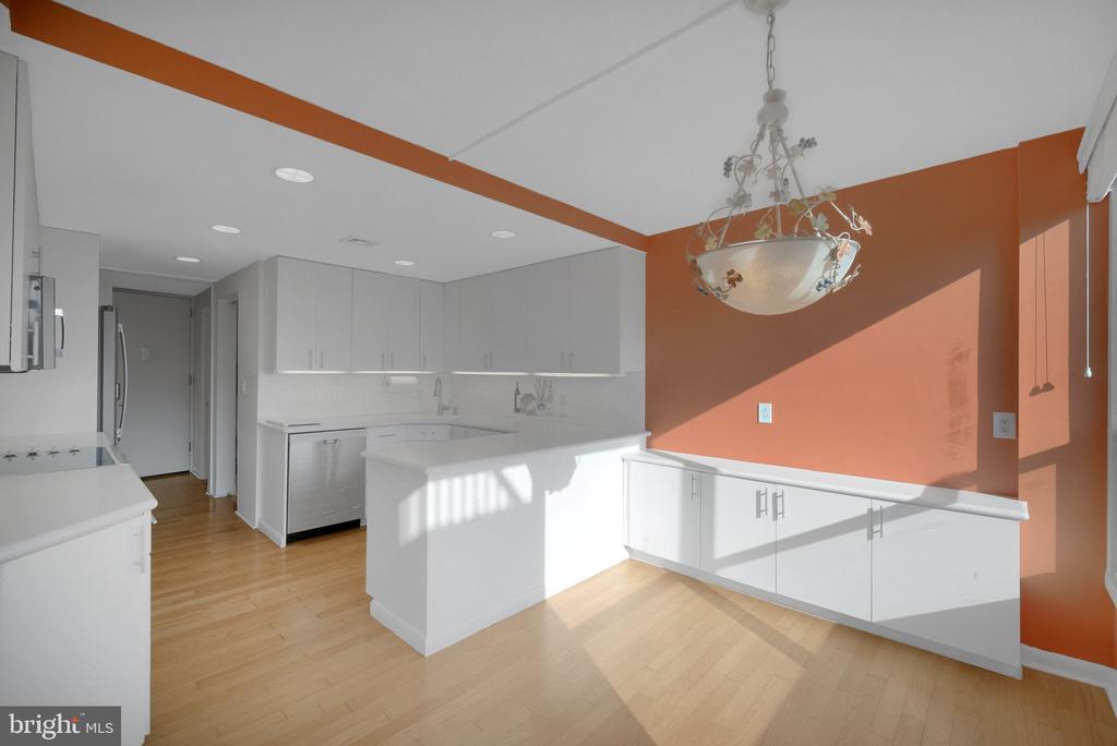 1001 CITY AVENUE Unit: E-906