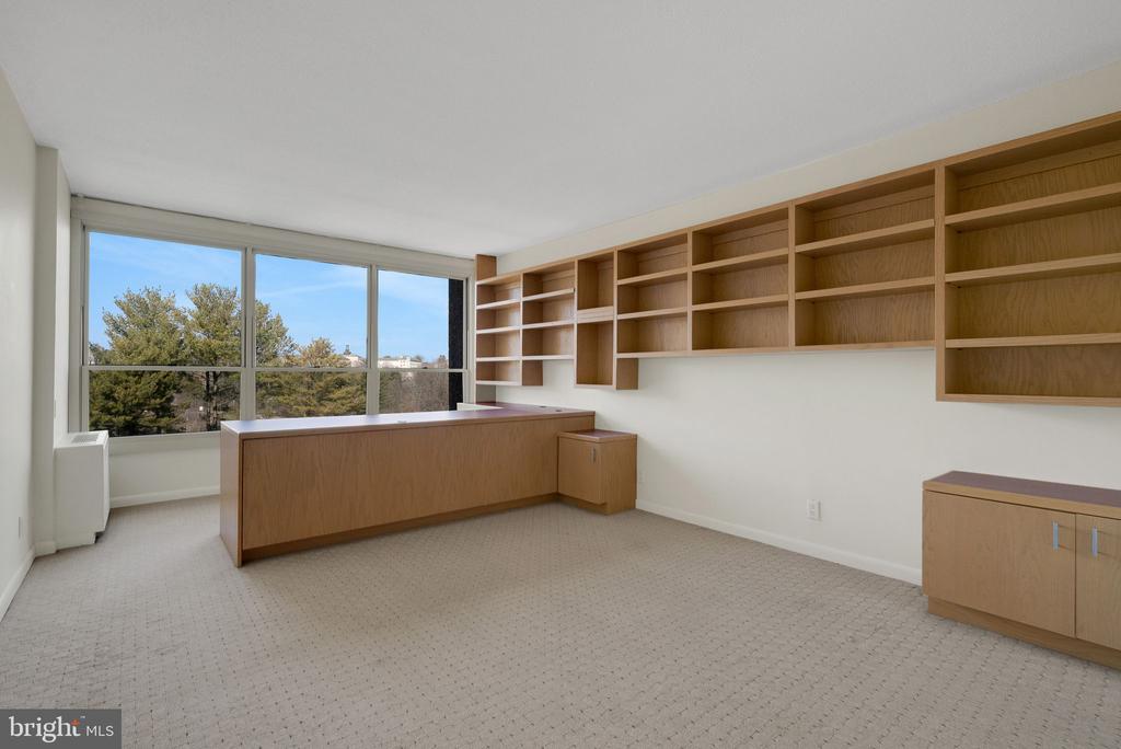 1001 CITY AVENUE Unit: E-906