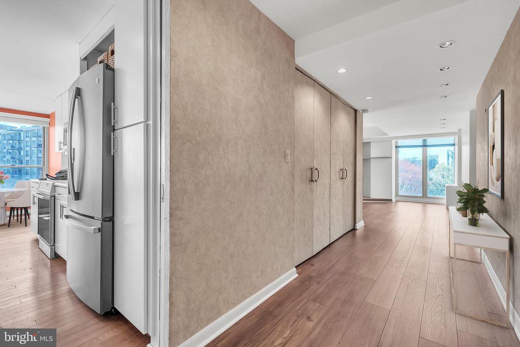 1001 CITY AVENUE Unit: E-906