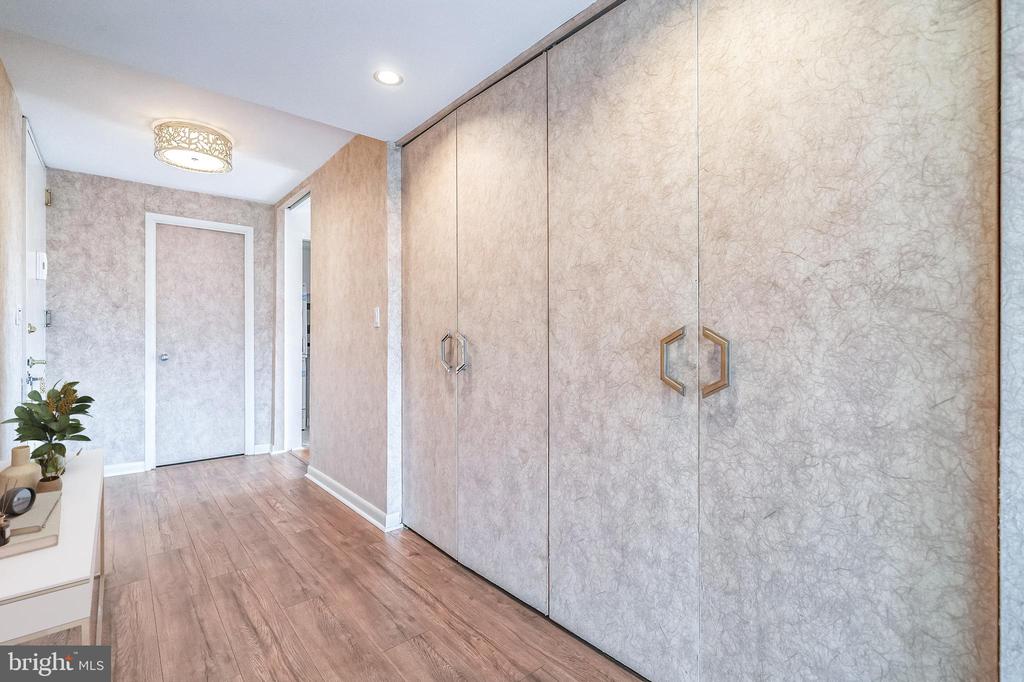 1001 CITY AVENUE Unit: E-906