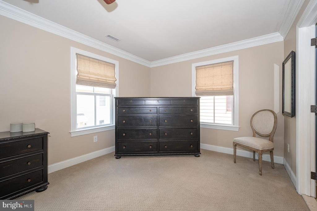 22 N BUCK LANE