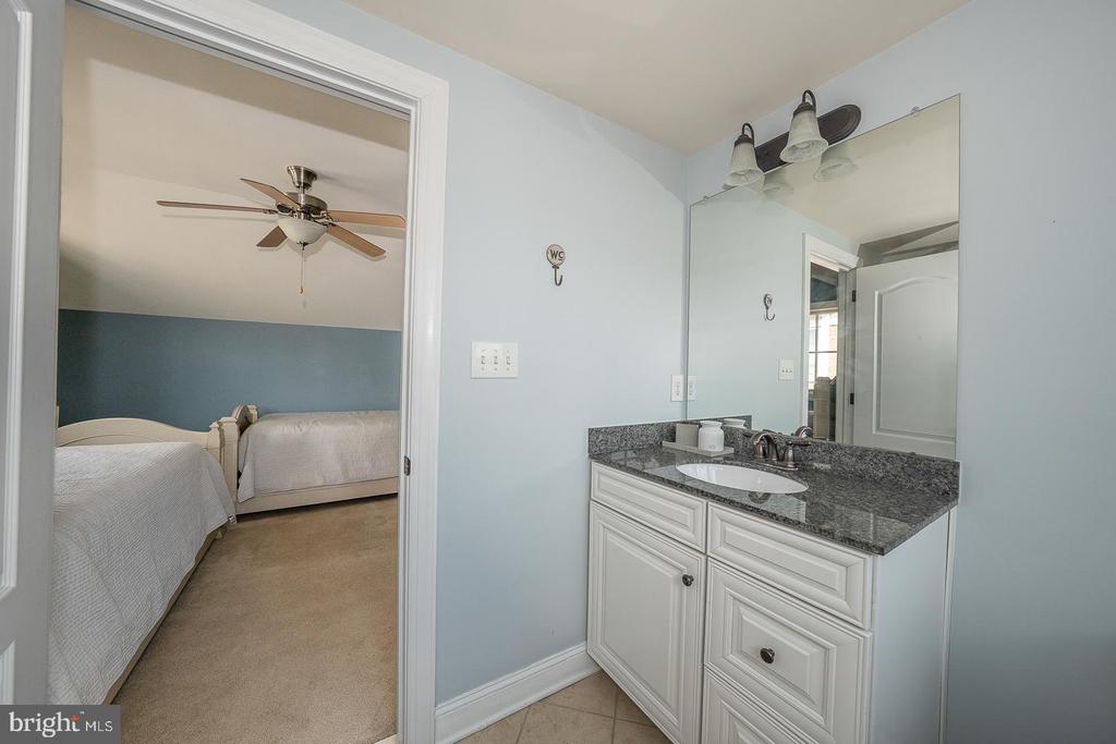 22 N BUCK LANE