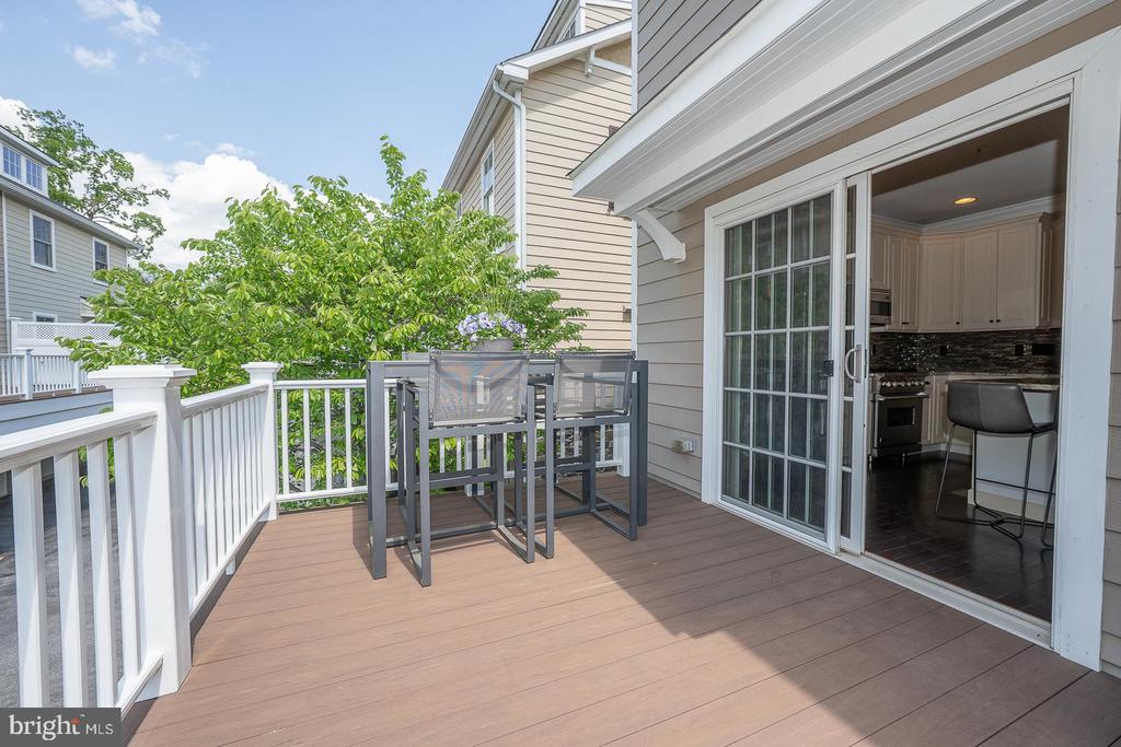 22 N BUCK LANE