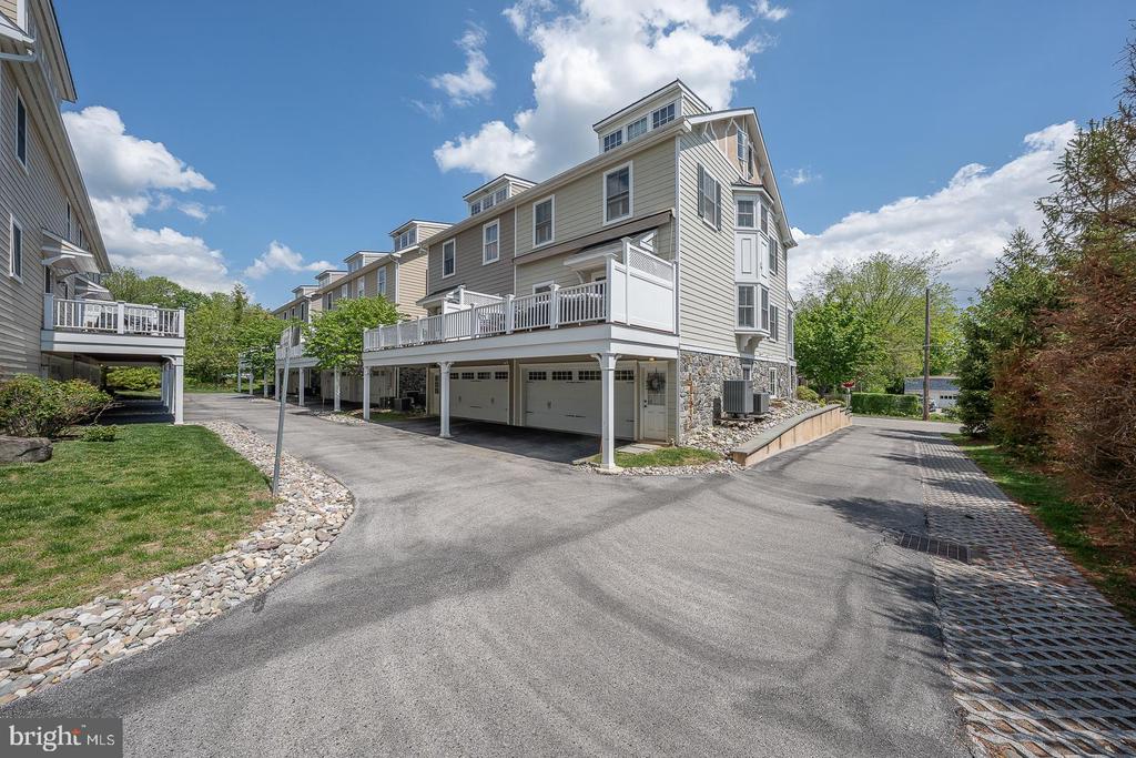 22 N BUCK LANE