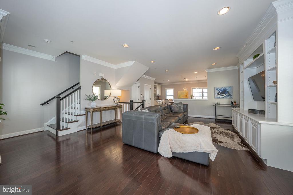 22 N BUCK LANE