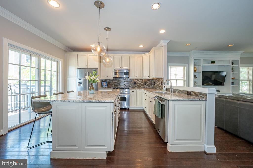 22 N BUCK LANE