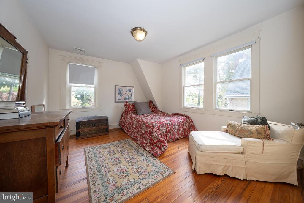 416 CONSHOHOCKEN STATE ROAD