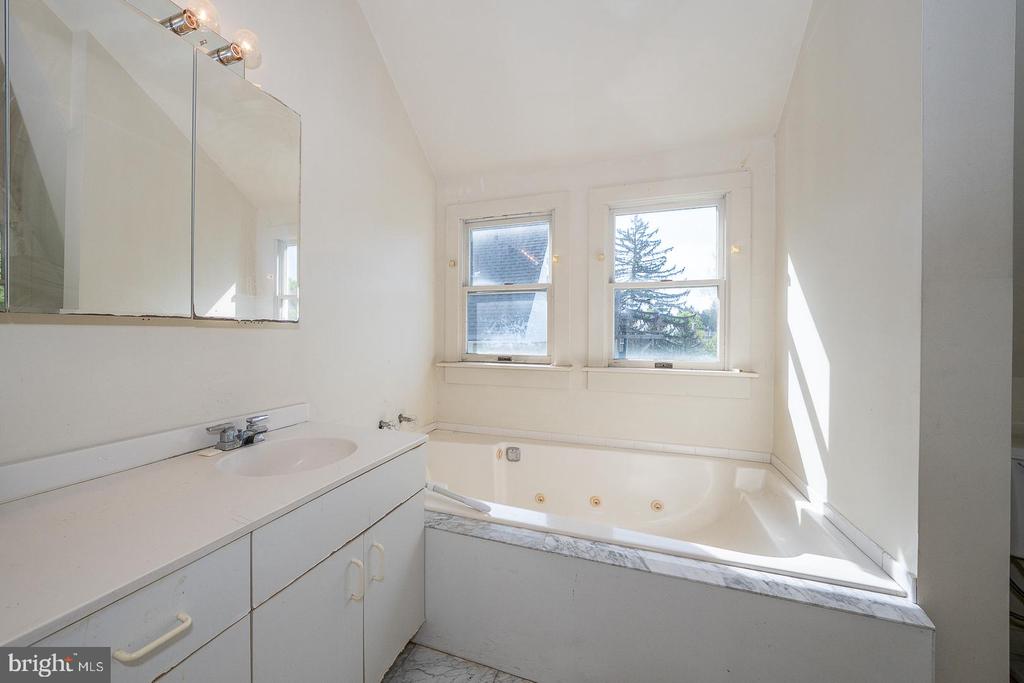 416 CONSHOHOCKEN STATE ROAD