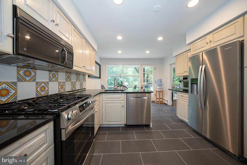 1423 HAGYS FORD ROAD