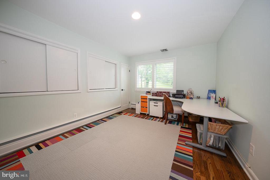 1423 HAGYS FORD ROAD