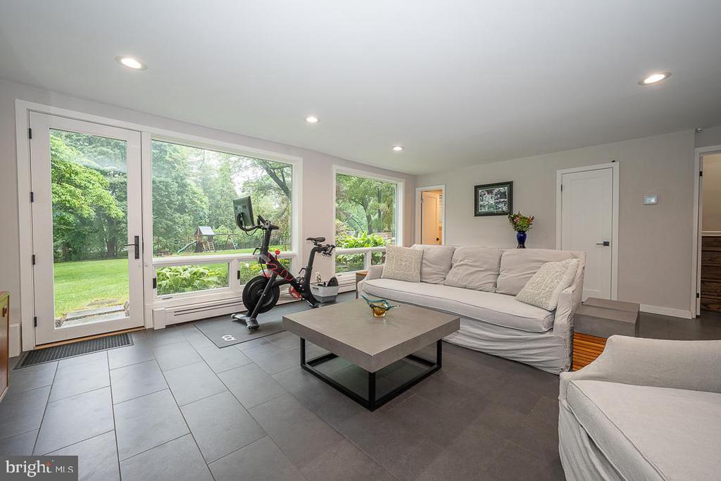 1423 HAGYS FORD ROAD