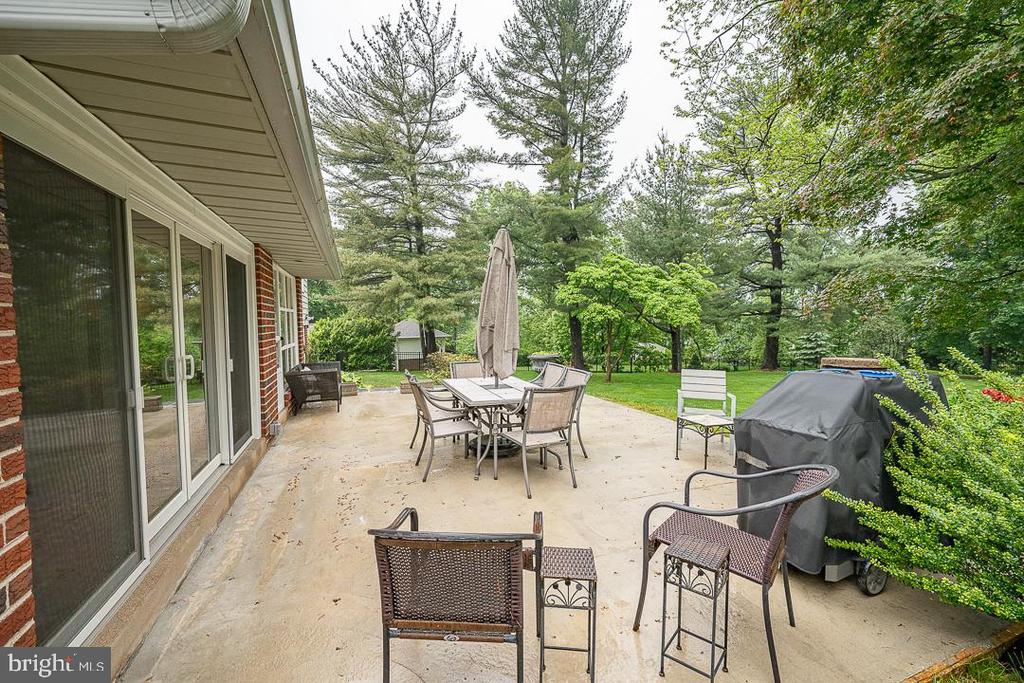 1423 HAGYS FORD ROAD