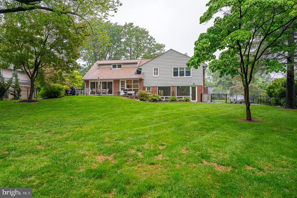 1423 HAGYS FORD ROAD
