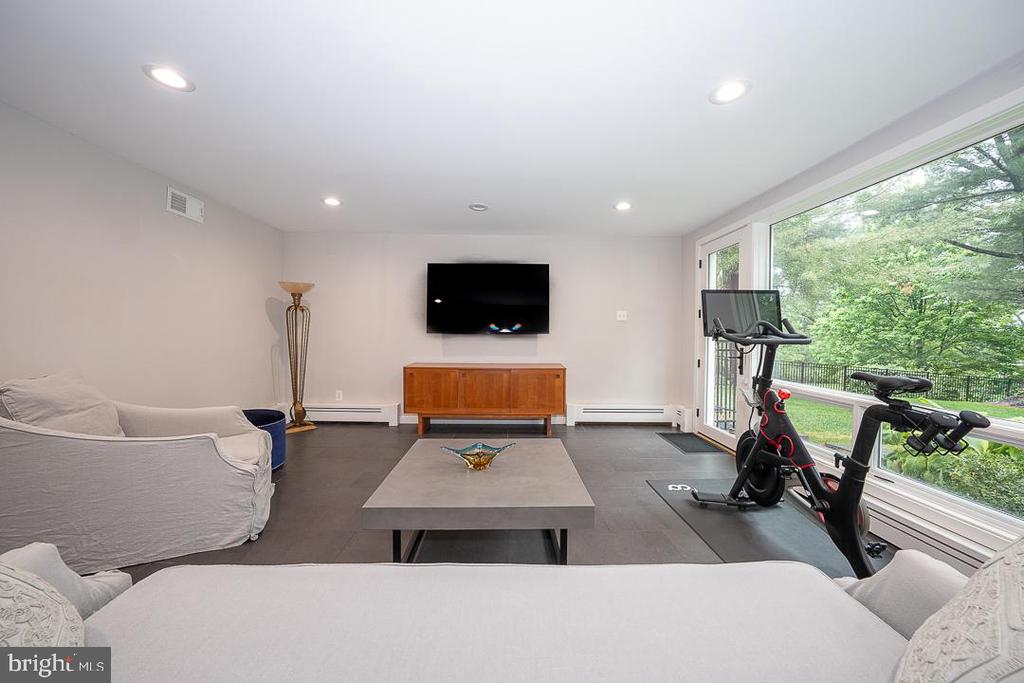 1423 HAGYS FORD ROAD