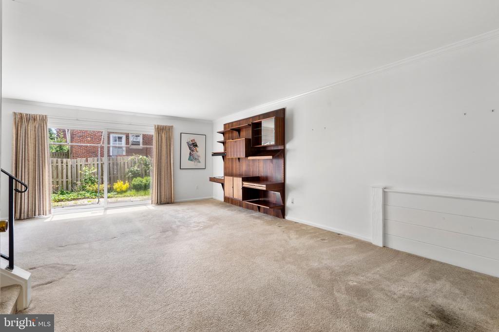 15 LLANFAIR ROAD Unit: B