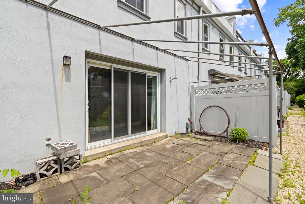 15 LLANFAIR ROAD Unit: B