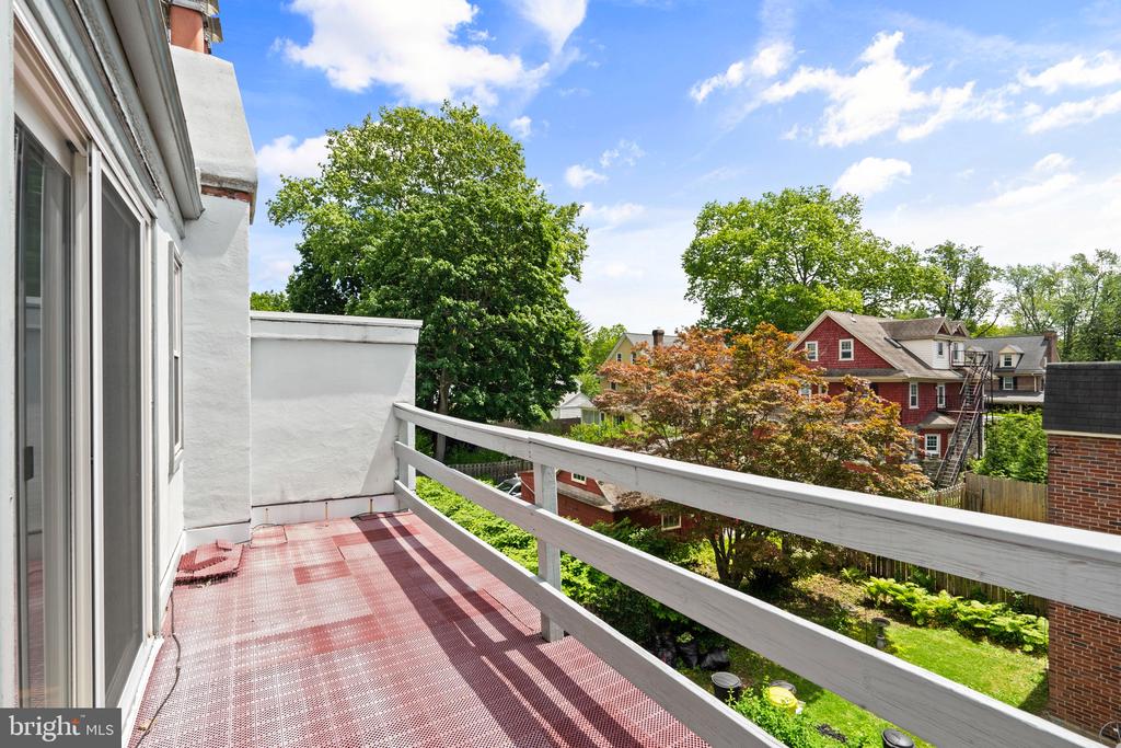 15 LLANFAIR ROAD Unit: B