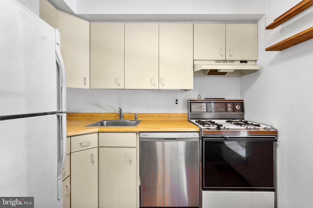 15 LLANFAIR ROAD Unit: B