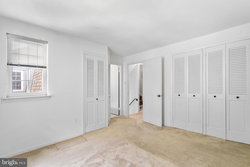 15 LLANFAIR ROAD Unit: B