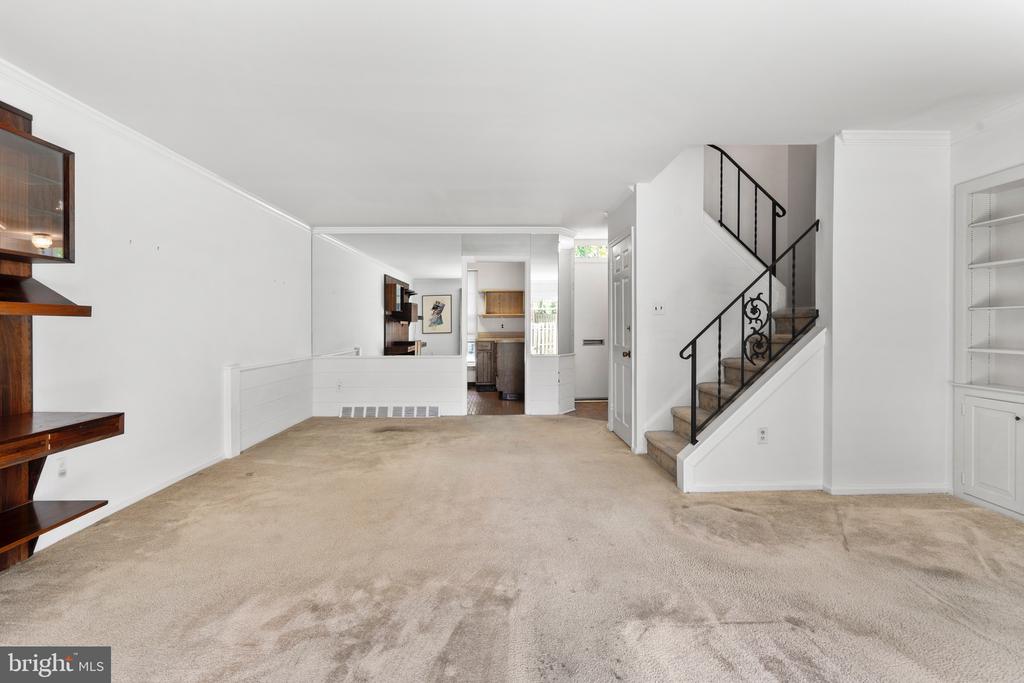 15 LLANFAIR ROAD Unit: B