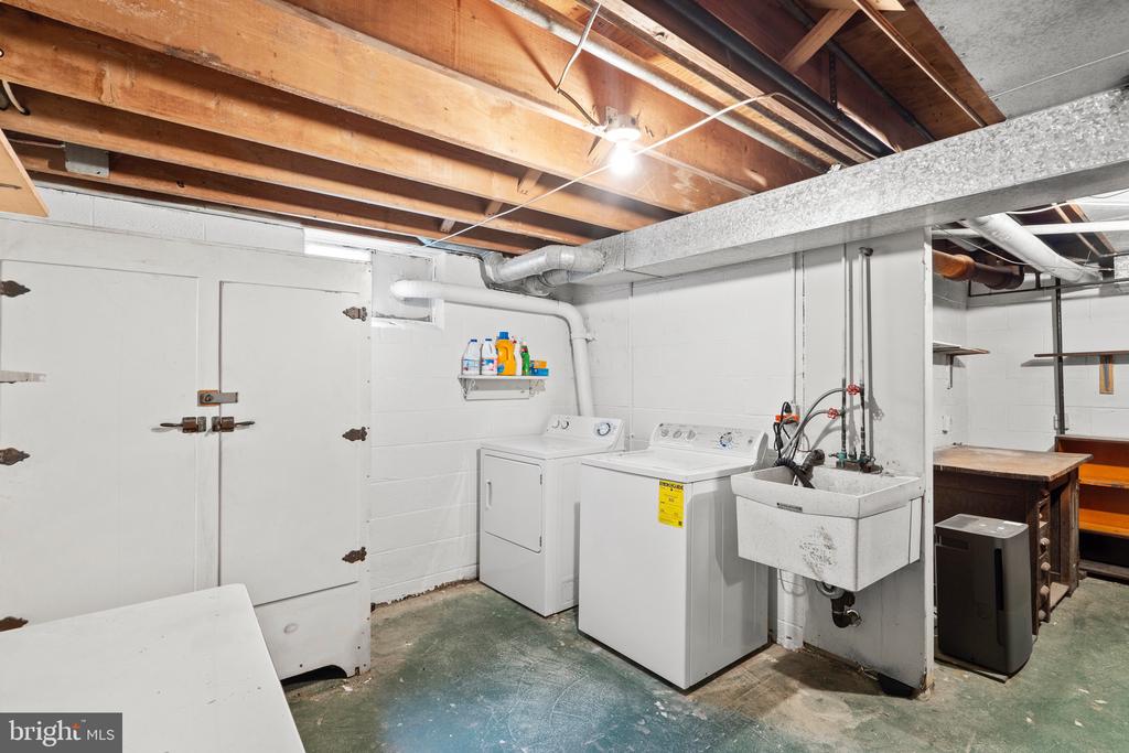 15 LLANFAIR ROAD Unit: B