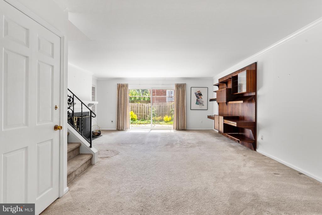 15 LLANFAIR ROAD Unit: B