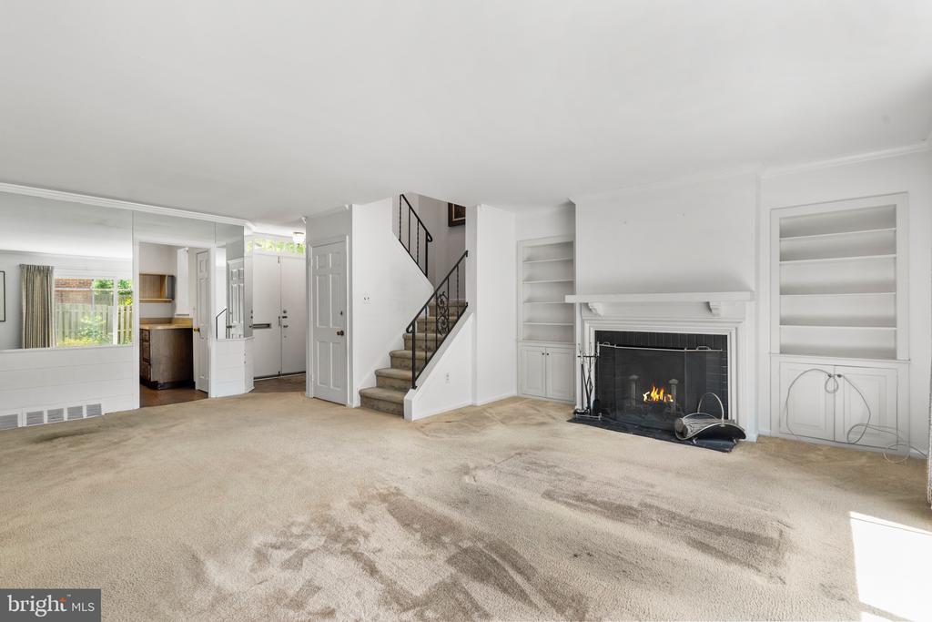 15 LLANFAIR ROAD Unit: B