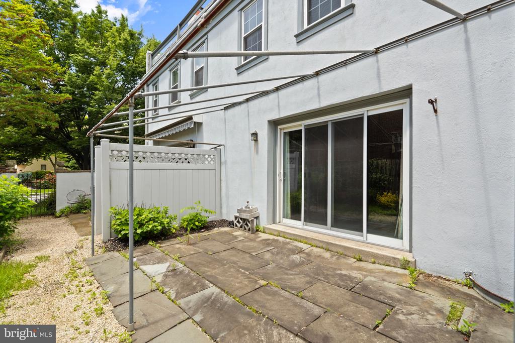 15 LLANFAIR ROAD Unit: B