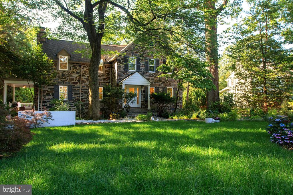 743 CLARENDON ROAD